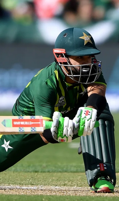 Pakistan reach T20 World Cup semis with win over Bangladesh